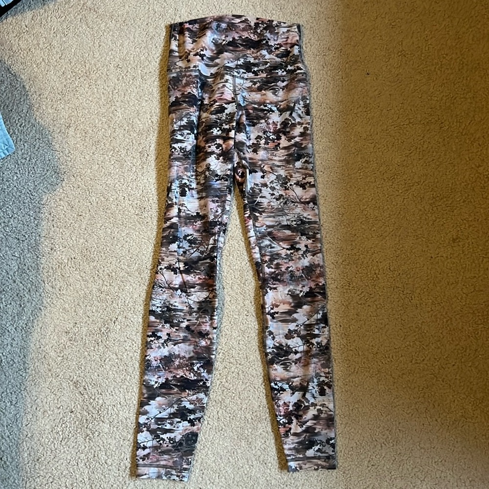 Lululemon align high rise 28”. Future utopia multi pattern size 6